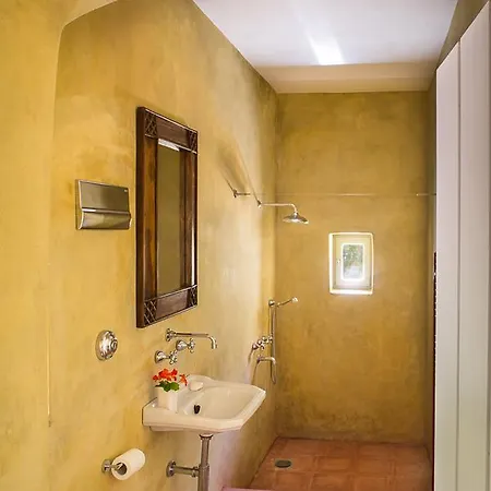 Hasienta House * Frillingiánika