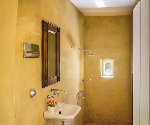 Hasienta House * Frillingiánika